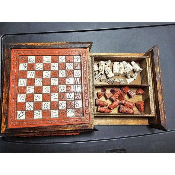 Vintage Mayan Aztec 7" Board Stone Wood Chess Set Handmade Red Drawer - Picture 8 of 10